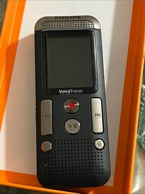 Philips VoiceTracer Digital Recorder in Black and Silver